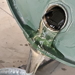 Прозрачный полиуретановый клей для спортивных покрытий на открытом воздухе с резиновой крошкой: превосходная УФ-стойкость и прочность соединения - Product Image 3