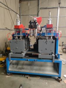 HDPE Jerry Can Drum estrusione soffiatrice 1L 2L 3L 5L con <span class=keywords><strong>2</strong></span> teste fabbrica di bottiglie su misura fornito - Product Image 4