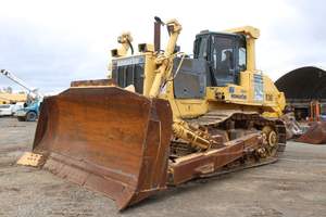 Bulldozer Komatsu de orugas de alta calidad, motor de núcleo incluido, Bulldozers Caterpillar en excelentes condiciones a la venta - Product Image 2