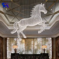 Lampe suspendue LED personnalisée en forme de cheval pour projets commerciaux de restauration, en fibre optique PMMA, pour hôtels, restaurants, entreprises et manoirs