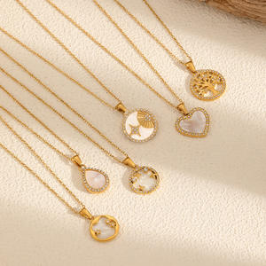 Collana pendente in acciaio inossidabile intarsiato a catena maglione lungo di fascia alta da donna collana di lusso con conchiglia PVD placcato in oro 18K - Product Image 1