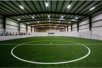 Terrain de football intérieur sur mesure, structure en acier préfabriquée, salle de basketball intérieure, terrain de futsal