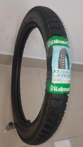 Pneu de moto standard vietnamien 275-17 disponible en gros, caoutchouc naturel de haute qualité pour motos - Product Image 3