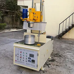फैक्टरी हाइड्रोलिक खड़ी चीनी मिट्टी Cookware रोल बनाने की मशीन चीनी मिट्टी के बर्तनों वर्ग की थाली रैम प्रेस मशीन