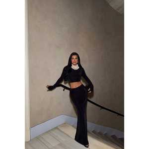 Traje Formal Negro con Decoración de Botones y Falda - Product Image 5