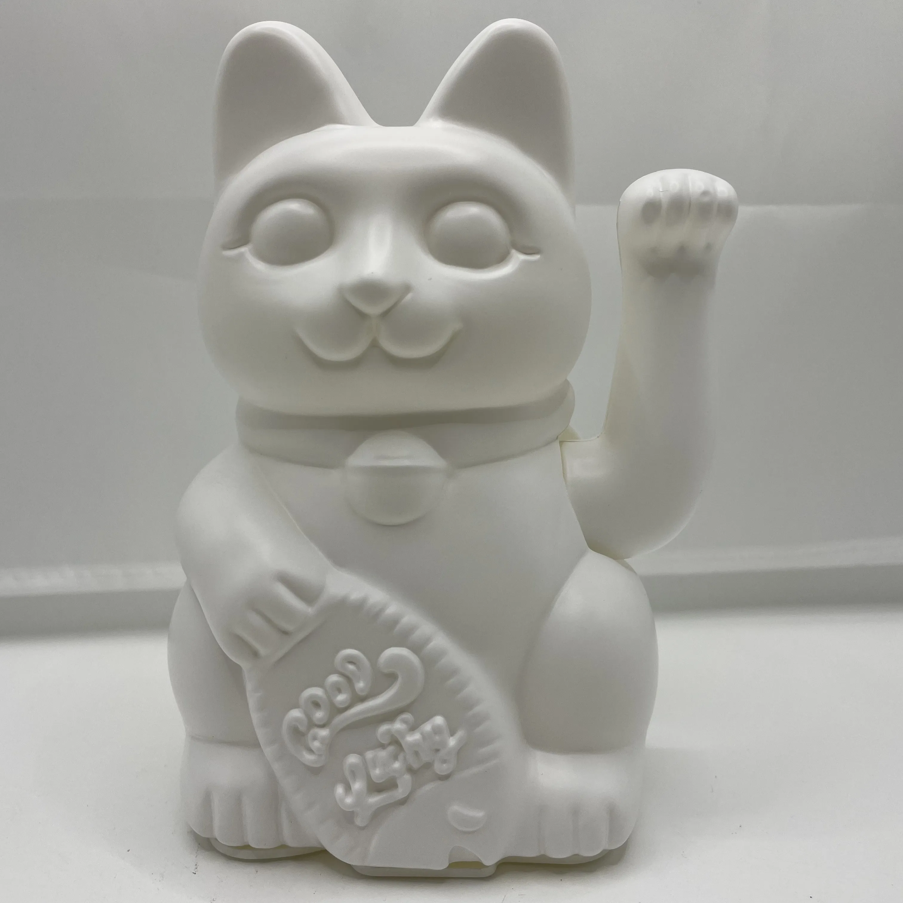 Japan Style 15cm High Quality Battery supply Waving Lucky cat for home and Desk Decoration