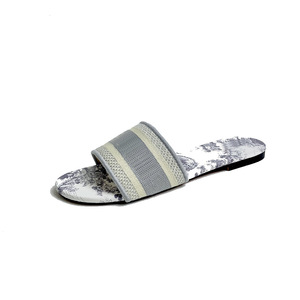 Sandales d'été de luxe pour femmes de grande marque, chaussures de luxe pour femmes, pantoufles très vendues - Product Image 5