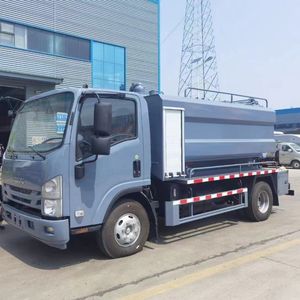 Excavatrice sous vide de camion de nettoyeur d'eaux usées de 2600 gallons utilisée pour le nettoyage des fosses septiques et des tuyaux de toilette - Product Image 3