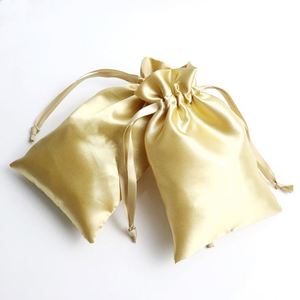 Sacs cadeaux en satin avec cordon de serrage pour cosmétiques et bijoux, personnalisables avec logo, pour perruques et extensions capillaires – Vente en gros - Product Image 3