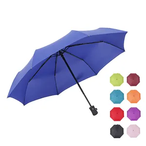 Großhandel individueller starker 8K winddichter Regenschirm automatische 3-faltige Regenschirme für den Regen