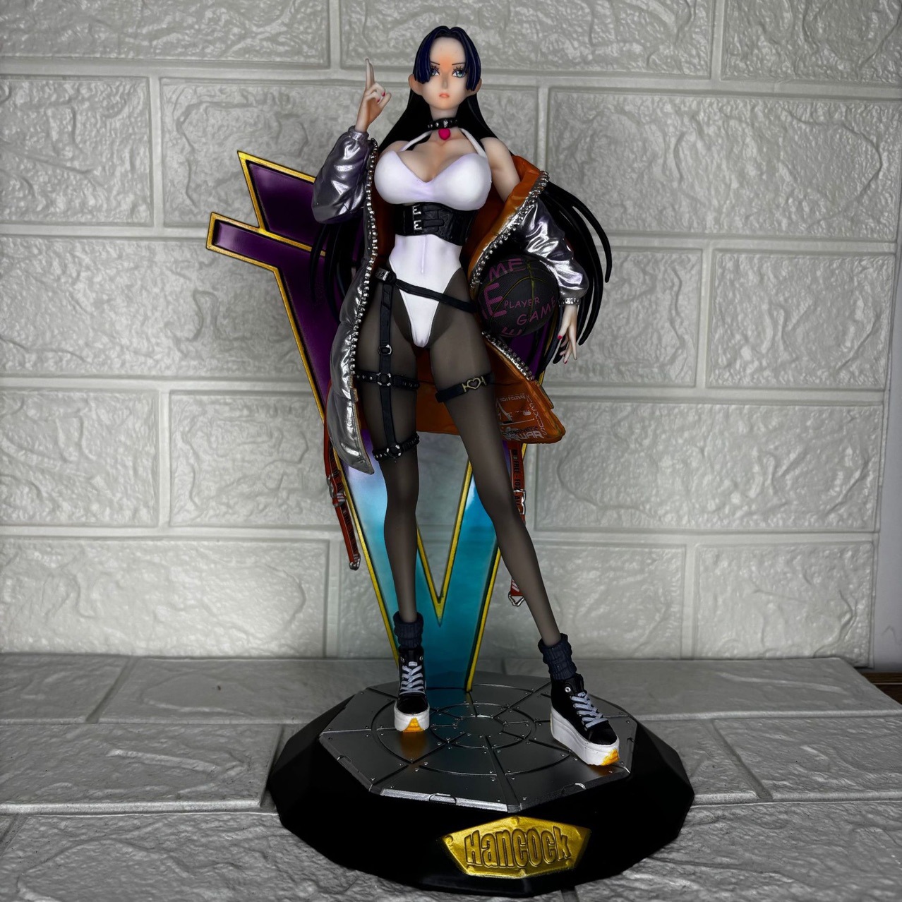 Marque de mode basket-ball femme 33CM