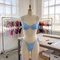 Desain Depan Kustom Ramah Lingkungan, Bikini 2-Piece Model High Cut Bermotif Bunga dengan Kawat Penyangga, Bantalan Dapat Dilepas, Cepat Kering, dan Celana Thong