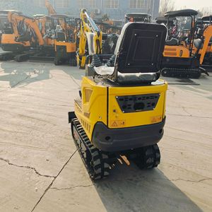 Mini-excavatrice sur chenilles jaune de 1,5 tonne, chargeuse compacte sur chenilles pour travaux de terrassement en ferme et en verger - Product Image 2