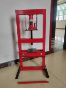 Presse hydraulique d'atelier en acier à cadre en H 6T, presse de garage pratique avec table de travail réglable en hauteur, plaques pour crics de voiture - Product Image 5