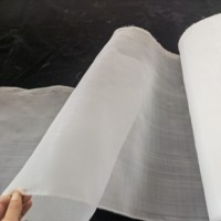 Filet anti-insectes robuste et ventilé pour protéger les jardins potagers et la culture des arbres fruitiers