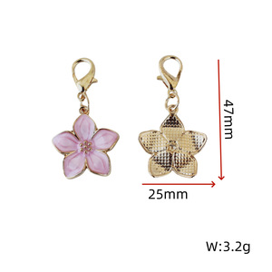 Breloque de sac en alliage métallique émaillé en forme de fleur de cerisier colorée, pendentif porte-clés pour la fabrication de bijoux DIY - Product Image 2