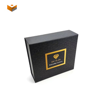 Carton noir pliable personnalisé avec logo doré boîte à rabat à fermeture magnétique boîtes d'emballage de vêtements pour les petites entreprises de vêtements