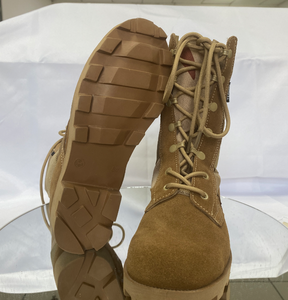 SFB101 รองเท้าบูทผู้ชายสีน้ำตาลโคโยตี้แบบยุทธวิธีสำหรับทะเลทราย แบบหุ้มข้อสูง ผลิตจากผ้าแคนวาสผสมหนังกลับ พื้นรองเท้าแบบลูกยางทนทานต่อการสึกหรอ เหมาะสำหรับการเดินป่าและการฝึกภาคสนาม - Product Image 1