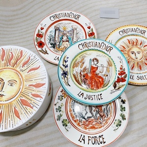 Nouvel ensemble de 4 assiettes de luxe en céramique Tarot Soleil Lune pour la maison, les mariages, le café, la cuisine, les restaurants, avec coffret cadeau - Product Image 2