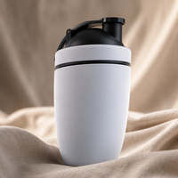 Bouteille shaker professionnelle en acier inoxydable avec grille de mélange intégrée et couvercle à vis sécurisé, logo personnalisé pour la musculation