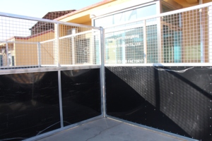 Écurie pour chevaux en panneaux HDPE durables avec cadre en acier galvanisé, faible entretien, pour ranch - Product Image 6