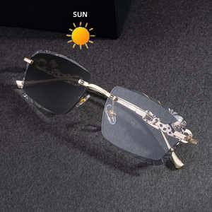 Gafas de sol fotocromáticas sin montura de aleación de zinc para hombre con diamantes de imitación, protección UV400, lentes negras que cambian de color - Product Image 5