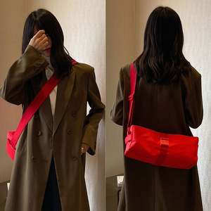 Nueva Bolsa Deportiva de Hombro Otoño 2024, Nueva Bolsa Cruzada Informal para Mujer, Bolsa Simple de Moda al por Mayor - Product Image 5