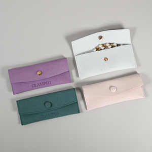 GLAMPKG Pochette à bijoux en microfibre à rabat et bouton, pour boucles d'oreilles, colliers et bagues, pour présentation - Product Image 1