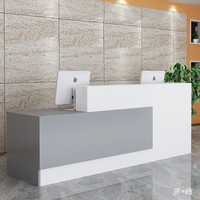 Bureau de réception d'hôtel commercial en bois massif en forme de L, design moderne et luxueux, avec hauteur réglable et caractéristiques faciles à nettoyer