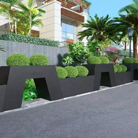 Kotak Penanam Bunga Aluminium Bentuk Khusus Tahan Lama Ramah Lingkungan Modern Zigzag Putih Komersial Lanskap Jalan Luar Ruangan