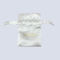 Petite pochette en satin avec cordon de serrage, personnalisable avec logo en or, réutilisable, pour cadeau de mariage, rangement, protection contre la poussière