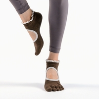 Vente en gros de chaussettes de yoga à cinq orteils pour femmes, chaussettes de ballet à cheville séparées pour le fitness en salle