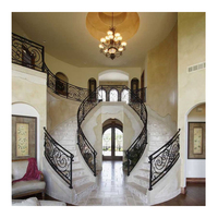 Escalier en arc en acier et bois avec balustrade en verre trempé et structure en acier inoxydable, sûr, durable et écologique