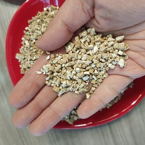 Coefficient d'expansion élevé Bonne adsorption Vermiculite expansée de couleur claire pour la diffusion de parfum de plantes d'horticulture - Product Image 2
