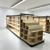 Étagères gondoles métalliques double face robustes pour présentation de cosmétiques, idéales pour les salons de beauté et les magasins de maquillage