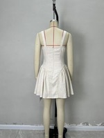 Robe élégante en coton et lin à col carré style navetteur avec bretelles spaghetti pour femme