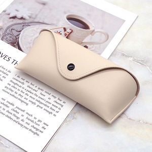 Étui à lunettes en cuir PU avec logo personnalisé <span class=keywords><strong>pour</strong></span> lunettes <span class=keywords><strong>de</strong></span> soleil, fin et portable - Product Image 6