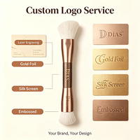 Pinceau de maquillage professionnel double tête OEM ODM avec logo personnalisé, pinceau 2-en-1 pour contour, fond de teint et fard à joues, fabricant avec emballage