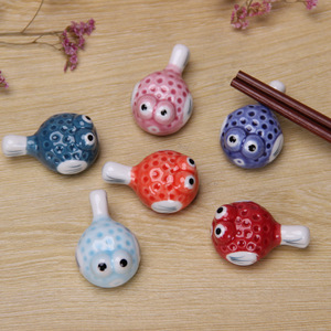 Porte-baguettes en céramique style japonais, motif <span class=keywords><strong>poisson</strong></span> <span class=keywords><strong>rouge</strong></span> et <span class=keywords><strong>poisson</strong></span>-bouffant, peint à la main, accessoire de décoration intérieure 12792 - Product Image 2