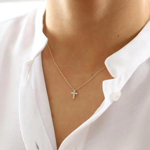 Collar con Colgante de Cruz con Diamantes CZ Pequeños Clásicos, Joyería Personalizada, Chapado en Oro de 14K, Acero Inoxidable, Collar de Moda para Mujer - Product Image 2