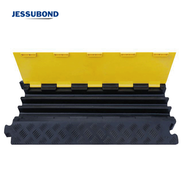 3 Channel Heavy Duty Rubber Cable Protector UV Resistant Floor Cable Ramp for Outdoor Construction and Road Use