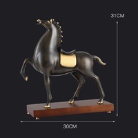 Ornement de cheval en métal pour le succès au bureau, décoration de luxe haut de gamme pour salon, cave à vin, cadeau de pendaison de crémaillère