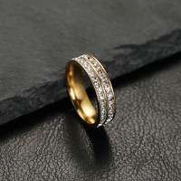 Vente en gros de bijoux en acier inoxydable cadeau simple et double rangée étoile carrée zirconium titane acier bague de couple mariage fiançailles