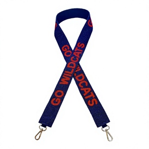 Sangle en tissu Go Wildcats, texte en relief tendance, bleu et rouge, crochets métalliques, accessoire de sac - Product Image 1