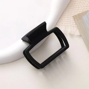 กิ๊บติดผมทรงสี่เหลี่ยมคละสีพลาสติกสำหรับผู้หญิงใช้ทุกวัน - Product Image 4