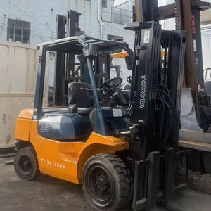 Chariot élévateur d'occasion FD35 3/3.5/4/5/6/7/8/10/12/15 tonnes GPL avec déplaceur latéral, Toyota TCM Heli, essence/GPL - Product Image 1