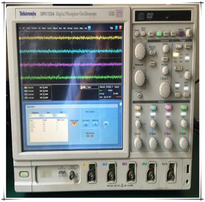 Osciloscopio de Almacenamiento Digital Tektronix DPO7254C - Product Image 4