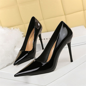 Zapatos de tacón de aguja de charol con punta fina para mujer, elegantes y sexys, ideales para oficina, fiestas y bodas, con tacones altos y rasos, para otoño. - Product Image 1
