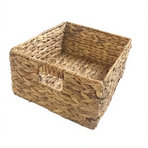 Panier artisanal en jacinthe d'eau du Vietnam, fabriqué à partir de fibres végétales naturelles, pour le rangement de linge, jouets, serviettes et la décoration intérieure - Product Image 2