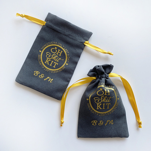 Sac de bonbons de mariage gris avec cordon de serrage en microfibre avec pochette de boîtes en daim avec logo personnalisé - Product Image 2